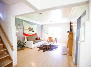 410 Country Club Dr, Ojai, CA 93023