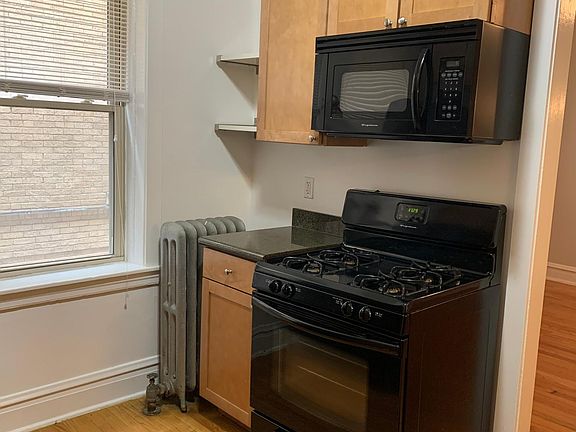 4th image of 209 Washington Blvd APT 1N