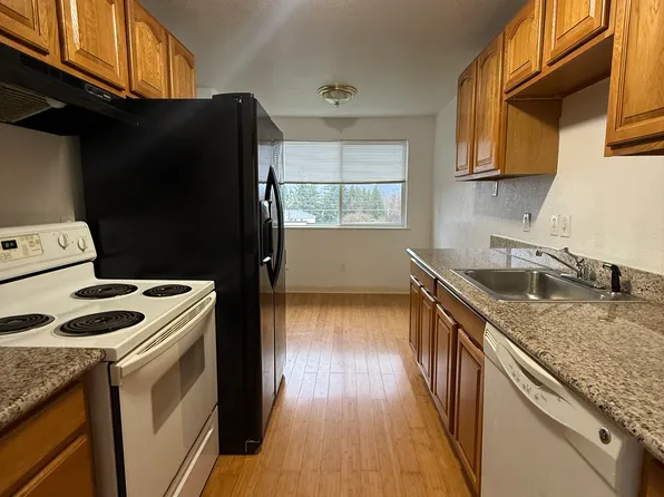 807 E Park Ave #12, Montesano, WA 98563