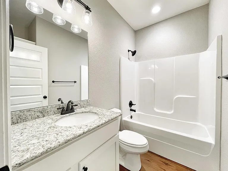 530 Captain Hopkins St — Photo 31