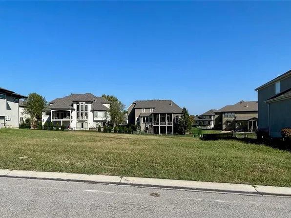 3706 W 158th Ter, Overland Park, KS 66224