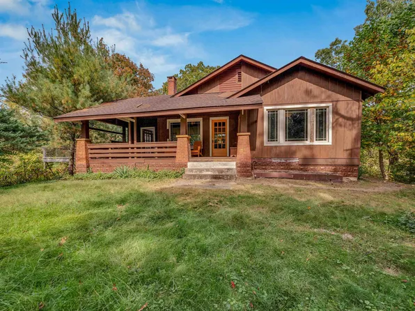 161 Trenol Hts, Milton, WV 25541