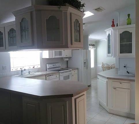 4th image of 754 Bishop Dr #2306
