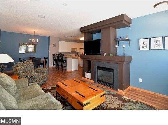 4th image of 15702 Emerald Drive N