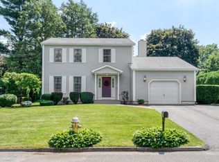 39 Venture Dr, Springfield, MA 01119