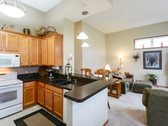 5th image of 5137 Farnham Dr N