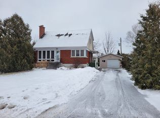 30 Sunnycrest Dr, Ottawa, ON K2E 5Y2
