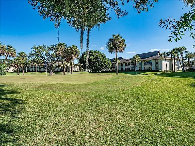 32 Plantation Dr #103 — Photo 20