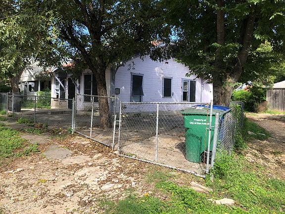2nd image of 106 Gillespie St