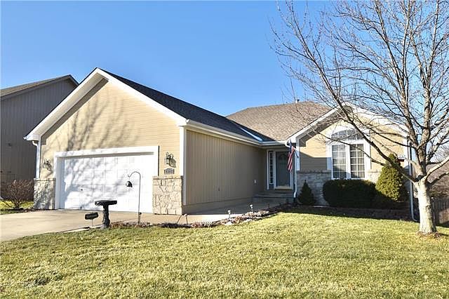 1st image of 2905 NE Hirst Dr