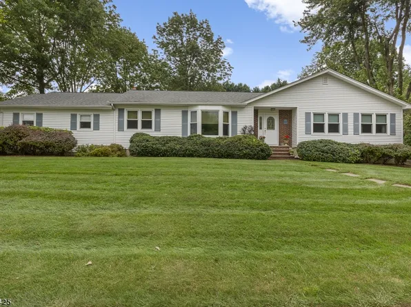 7 Aldersgate Cir, Budd Lake, NJ 07828