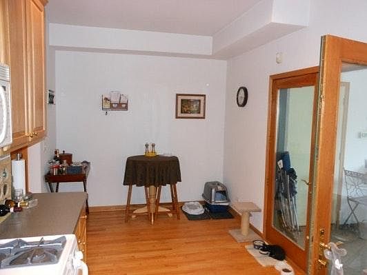 3rd image of 1940 W Diversey Pkwy #3SW
