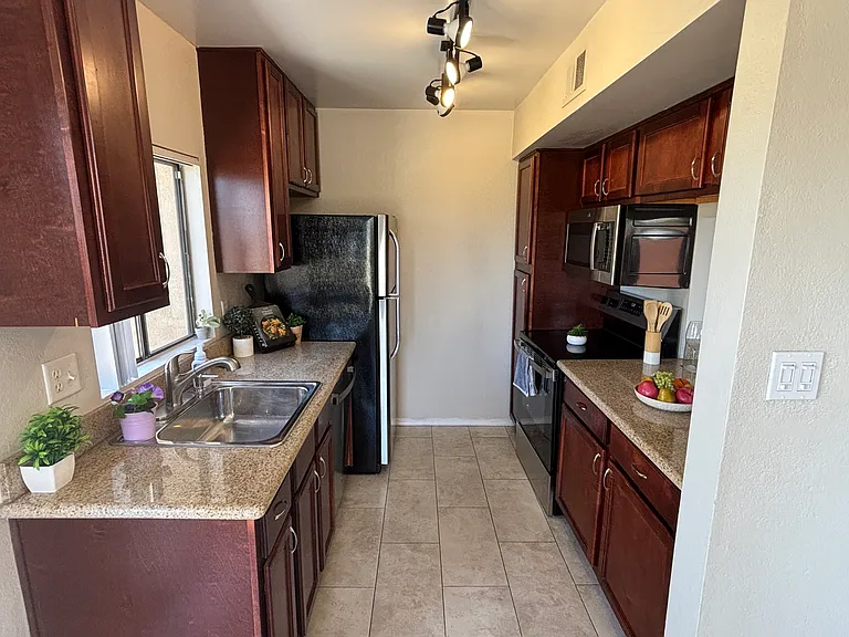 3600 N Hayden RD, Scottsdale, AZ 85251 — Photo 6