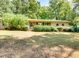 315 White St, Hoschton, GA 30548