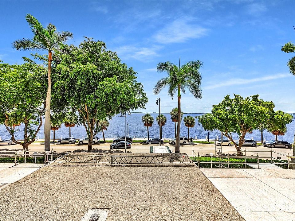 1st image of 1420 Brickell Bay Dr APT 302E