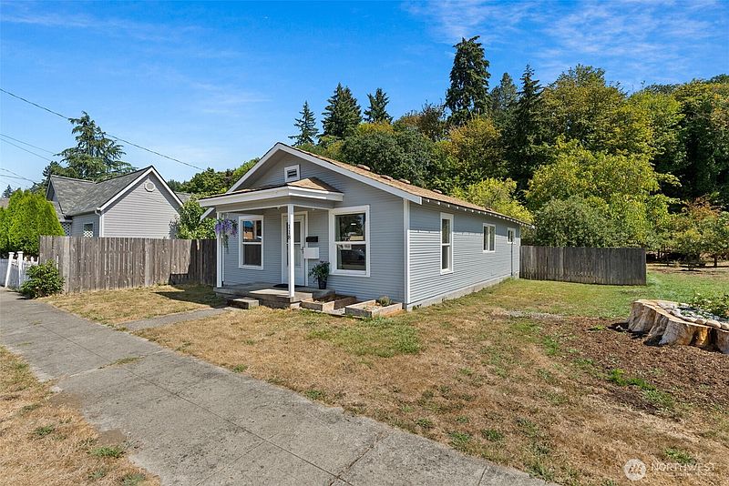 3rd image of 118 N Buckner Street