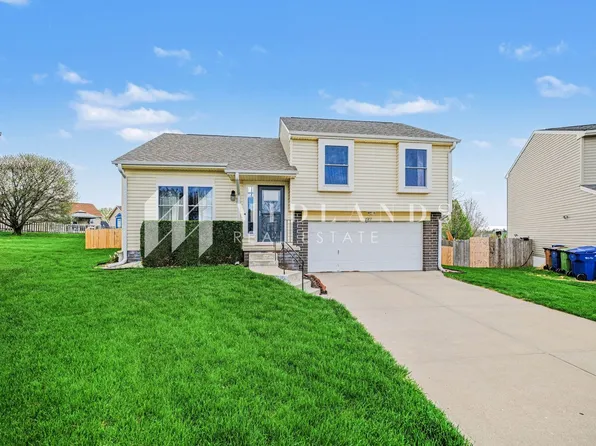 2707 Canyon Cir, Bellevue, NE 68123