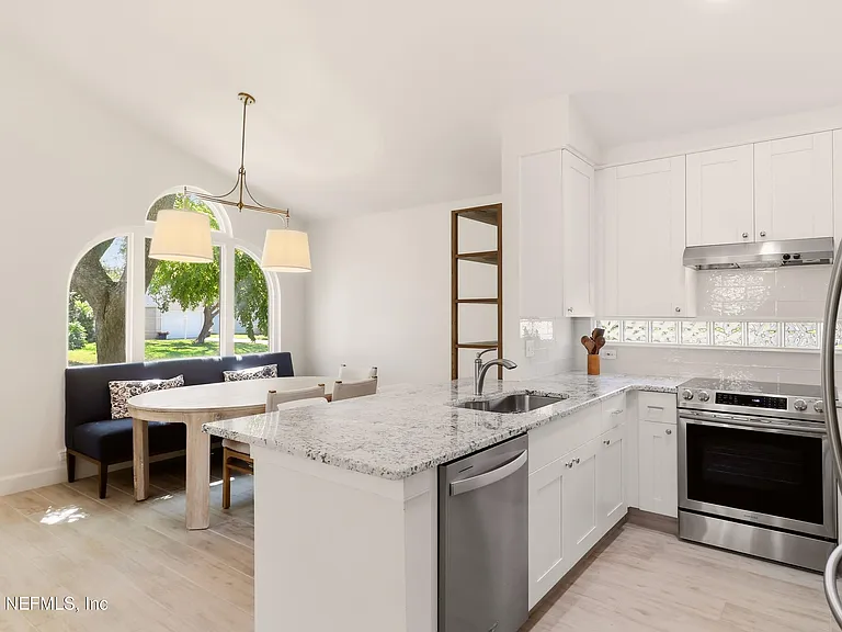 120 Alsace Ct — Photo 15