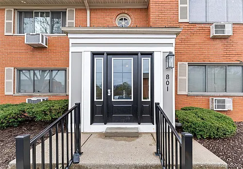 801 Plate St #201 Photo 1