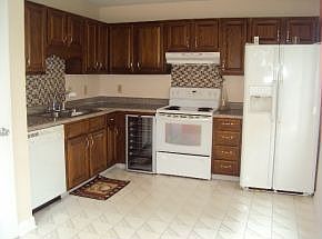 3rd image of 1549 Colony Park Dr