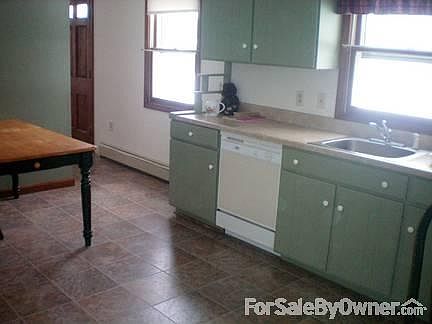 Eat-in kitchen.
						:
						New countertop, new flooring [less than 1 yr.]