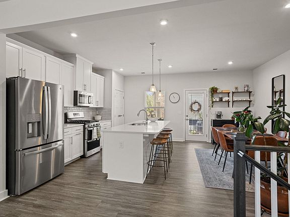 3rd image of 107 Rollins Ave