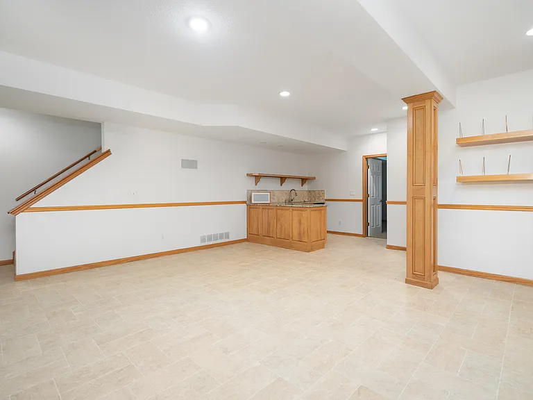 1101 Stonecreek Dr — Photo 31