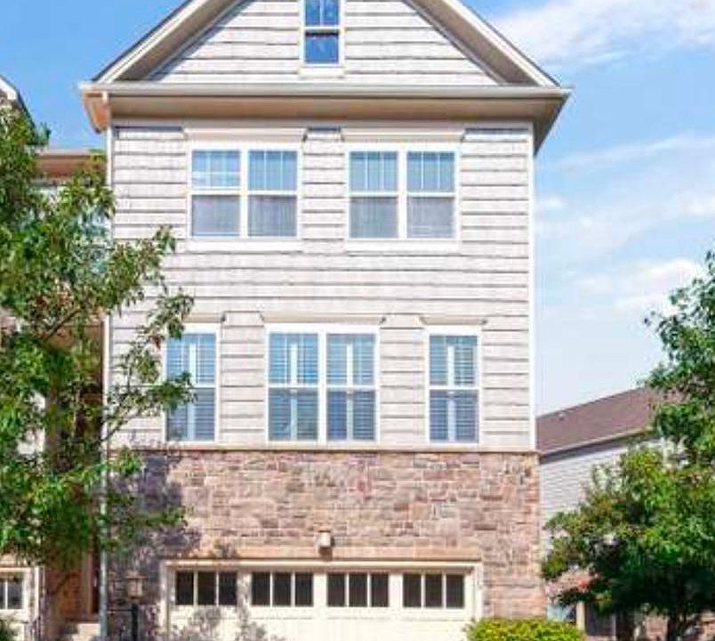 1st image of 826 Freeland Ct