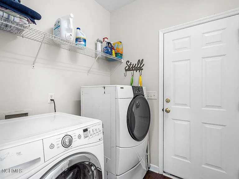 1010 Meridian Dr — Photo 24