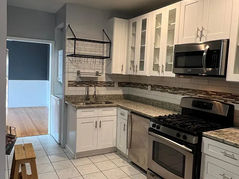 1139 N Spaulding Ave #3A — Photo 2