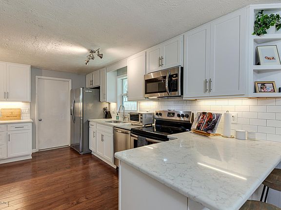 2nd image of 2605 America Ave