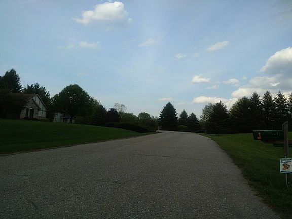 2nd image of 749 Knightsford Ln