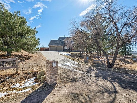 4th image of 2542 Gentry Place