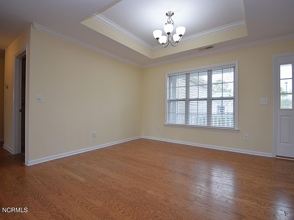3rd image of 2337 Blackstone Drive