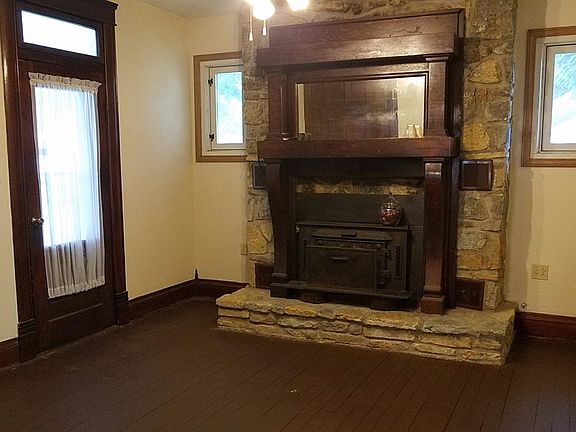 4th image of 126 Fairview Ave