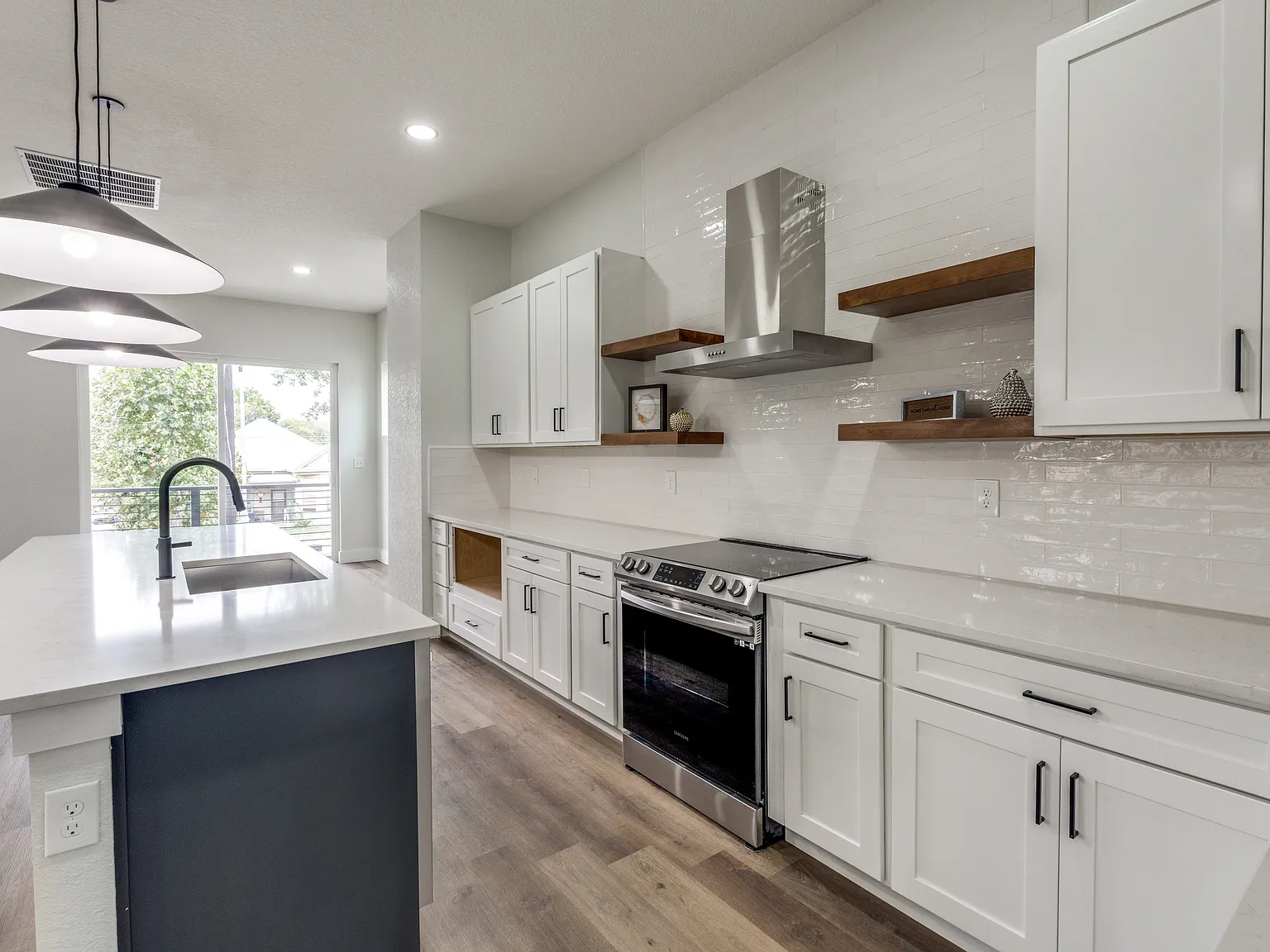 3 bed, 3.5 bath, 1817 sqft, $2,800 — Photo 4