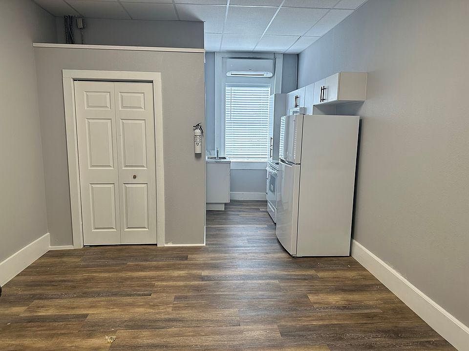 1st image of 10 N Desoto Ave #3