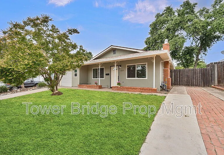 1317 School St — Photo 1
