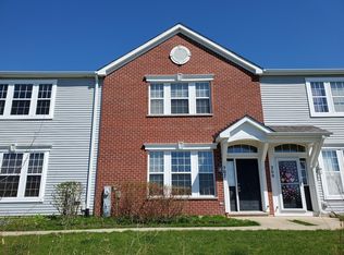 207 Springbrook Trl S, Oswego, IL 60543