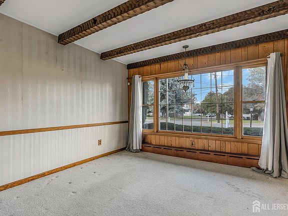 4th image of 205 Green St