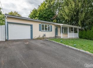 11 Walnut Ln, Parlin, NJ 08859