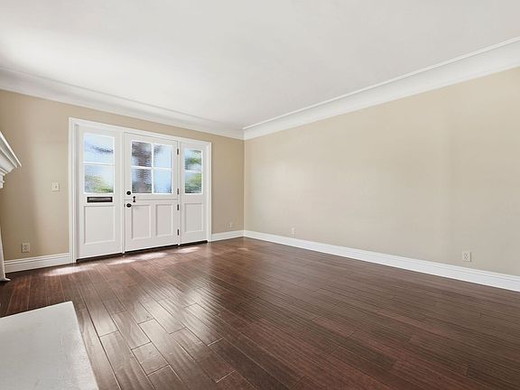 4th image of 1520 Miramar Dr
