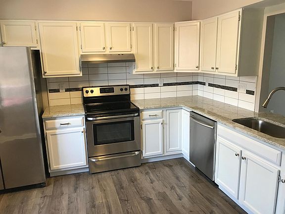 2nd image of 9366 Hunters Creek Dr