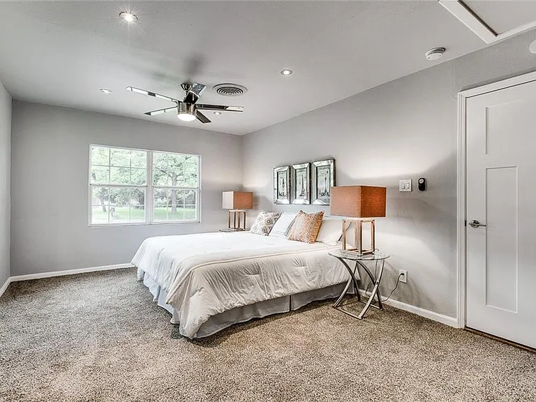 2105 Fortview Rd — Photo 20