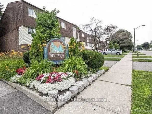 38 Edgar Woods Rd #34, Toronto, ON M2H 2Y7