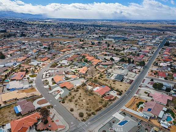 3rd image of 16499 Kamana Rd