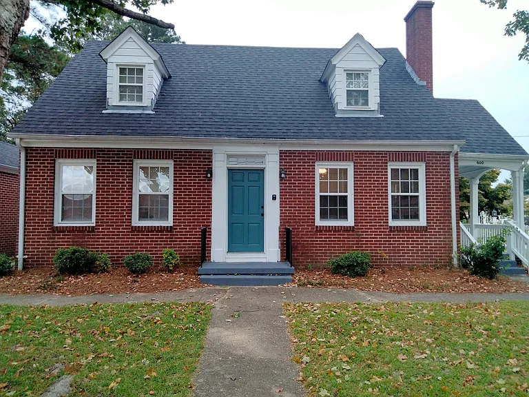 600 N Jackson St — Photo 2