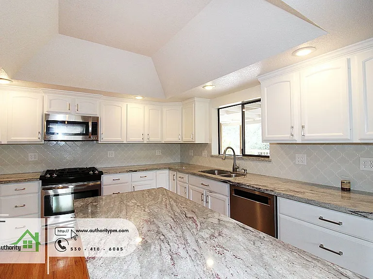 3345 Golden Heights Dr — Photo 9
