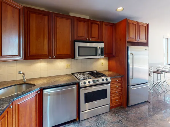 2803 Batchelder Street image 4 of 21