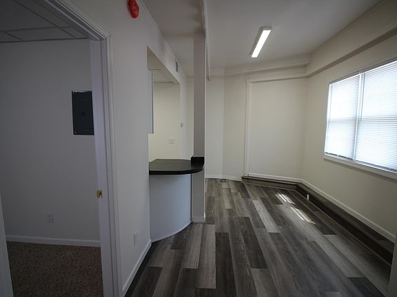 4th image of 502 Wollan St